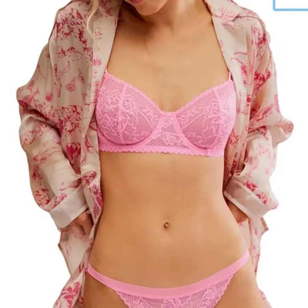 NWOT Free People Intimately Lace Underwire Bra Pink Size 32C